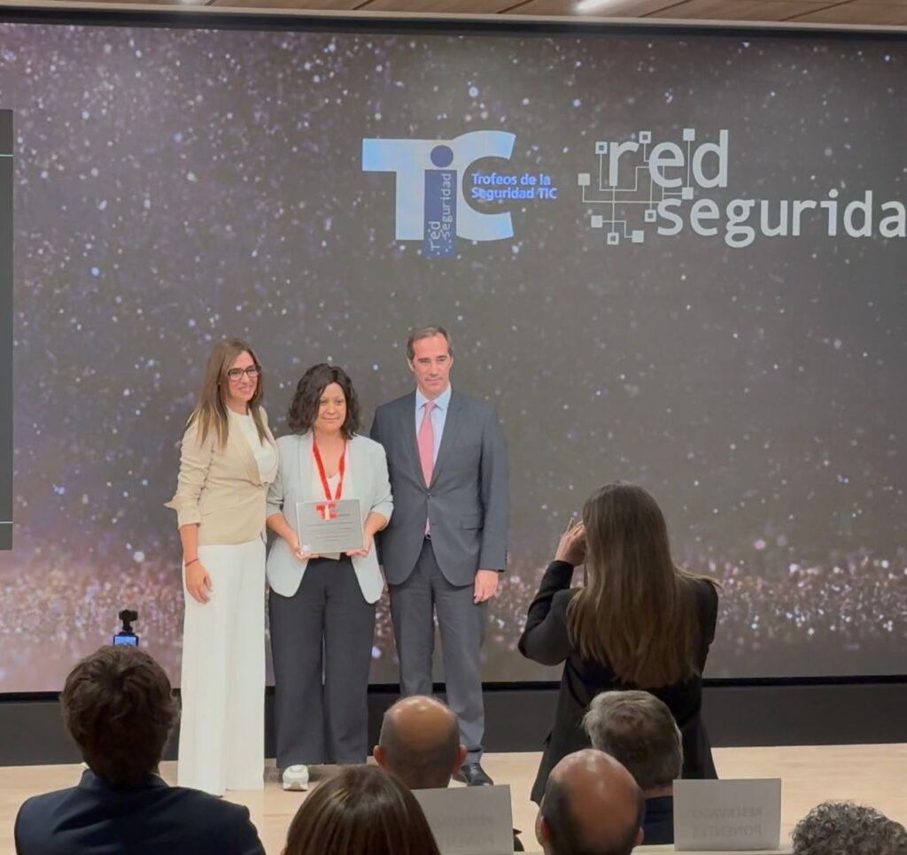 Red Seguridad Magacine Trophy